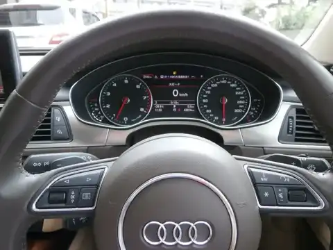 カタログ画像：Ａ７スポーツバック （A7 SPORTBACK） ３．０ＴＦＳＩクワトロ 2013年7月 DBA-4GCGWC 3000cc ムーンライトブルーメタリック 燃費11.0km / l 内装