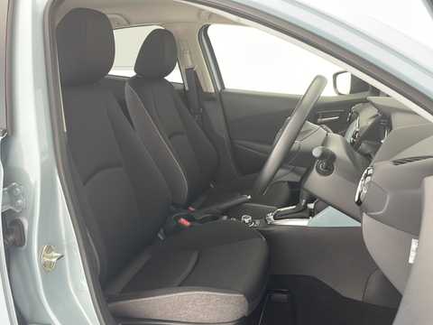 カタログ画像：ＭＡＺＤＡ２ （MAZDA2） １５ ＢＤ 2023年3月 5BA-DJLFS 1500cc エアストリームブルーメタリック 燃費20.3km / l 内装
