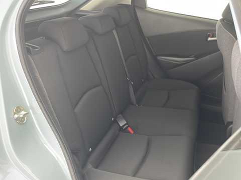 カタログ画像：ＭＡＺＤＡ２ （MAZDA2） １５ ＢＤ 2023年3月 5BA-DJLFS 1500cc エアストリームブルーメタリック 燃費20.3km / l 内装