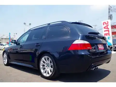 カタログ画像：５シリーズ （5 SERIES） ５３０ｉツーリング Ｍスポーツパッケージ 2007年6月 ABA-PU30 3000cc 燃費9.0km / l バック