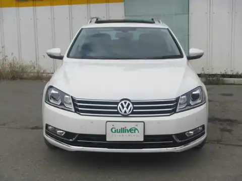 カタログ画像：パサートヴァリアント （PASSAT VARIANT） ＴＳＩハイライン 2011年5月 DBA-3CCAX 1400cc キャンディホワイト 燃費18.4km / l フロント