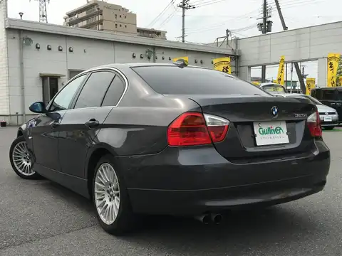 カタログ画像：３シリーズ （3 SERIES） ３２５ｉ 2005年9月 ABA-VB25 2500cc スパークリング・グラファイト（メタリック・カラー） 燃費9.3km / l バック