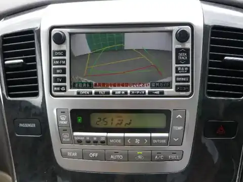 カタログ画像：アルファードハイブリッド （ALPHARD HYBRID） ベースグレード 2005年4月 CAA-ATH10W 2400cc ホワイトパールマイカ 燃費17.2km / l 内装