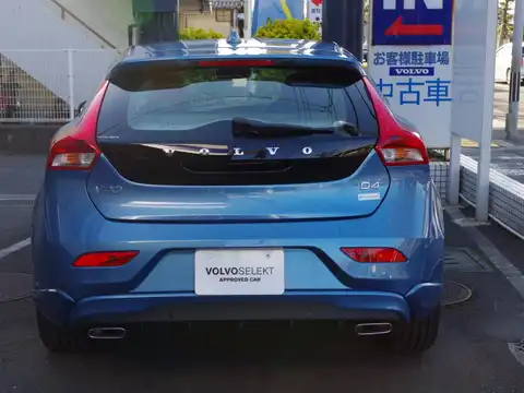 カタログ画像：Ｖ４０ （V40） Ｄ４ ＳＥ 2015年7月 LDA-MD4204T 2000cc ミスティブルーメタリックorパワーブルーメタリック 燃費20.0km / l バック