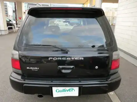 カタログ画像：フォレスター （FORESTER） Ｔ／ｔｂ 1998年9月 GF-SF5 2000cc ブラック・マイカ／ブラック・マイカｏｒブラック・マイカ／スレート・メタリック 燃費10.6km / l バック