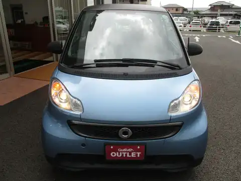 カタログ画像：スマートフォーツークーペ （SMART FORTWO COUPE） ｍｈｄプラス 2013年5月 ABA-451380 1000cc ライトブルーメタリック 燃費22.0km / l フロント