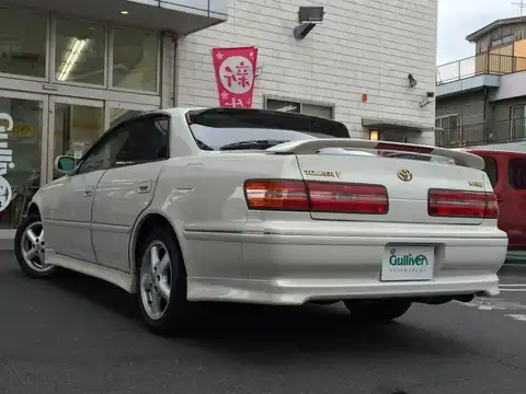 カタログ画像：マークII （MARK II） ツアラーＶ 1998年8月 GF-JZX100 2500cc ホワイトパールマイカ 燃費9.6km / l バック