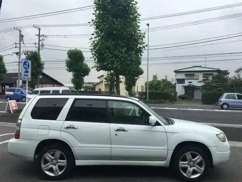 カタログ画像：フォレスター （FORESTER） ２．０ＸＳ 2005年1月 CBA-SG5 2000cc ピュアホワイト 燃費13.6km / l 外装