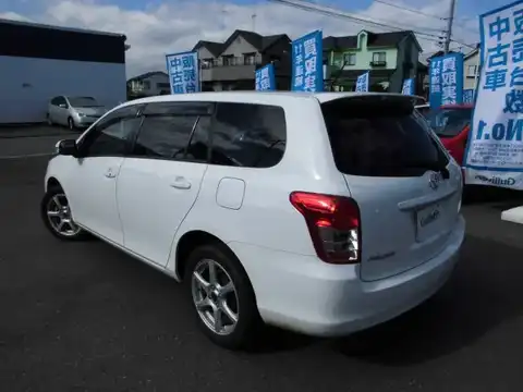 カタログ画像：カローラフィールダー （COROLLA FIELDER） １．８Ｓ 2008年10月 DBA-ZRE142G 1800cc スーパーホワイトⅡ 燃費16.8km / l バック