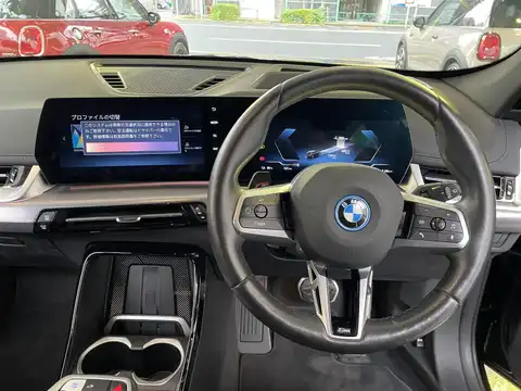 カタログ画像：ｉＸ１ （iX1） ｘＤｒｉｖｅ ３０ ｘライン 2023年9月 ZAA-62EF67 ブラック・サファイア（メタリック・カラー） フロント
