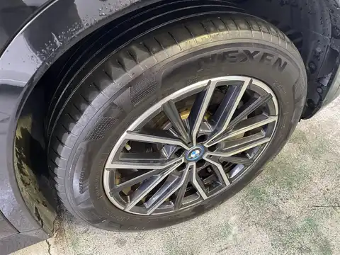 カタログ画像：ｉＸ１ （iX1） ｘＤｒｉｖｅ ３０ ｘライン 2023年9月 ZAA-62EF67 ブラック・サファイア（メタリック・カラー） タイヤ