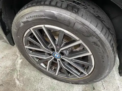カタログ画像：ｉＸ１ （iX1） ｘＤｒｉｖｅ ３０ ｘライン 2023年9月 ZAA-62EF67 ブラック・サファイア（メタリック・カラー） タイヤ