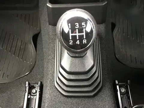 カタログ画像：ジムニー （JIMNY） ＸＬ スズキセーフティサポート装着車 2019年10月 3BA-JB64W 660cc ミディアムグレー 燃費16.2km / l 内装