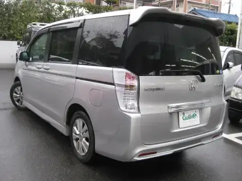 カタログ画像：ステップワゴンスパーダ （STEPWAGON SPADA） Ｚ 2011年8月 DBA-RK5 2000cc スーパープラチナ・メタリック 燃費13.2km / l バック