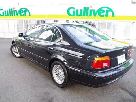 カタログ画像：５シリーズ （5 SERIES） ５２５ｉハイライン 2000年11月 GH-DT25 2500cc コスモス・ブラック（メタリックカラー） 燃費8.4km / l バック