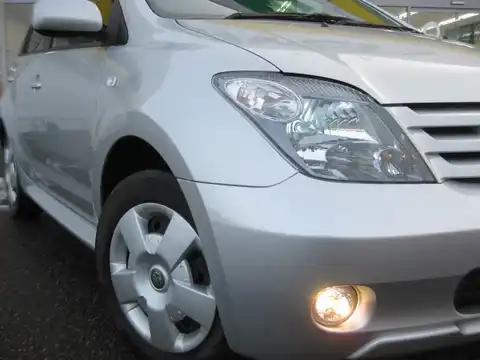 カタログ画像：イスト （IST） １．５Ｓ 2005年5月 CBA-NCP65 1500cc シルバーマイカメタリック 燃費15.0km / l 外装