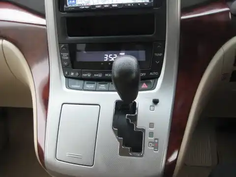 カタログ画像：アルファード （ALPHARD） ２４０Ｘ サイドリフトアップシート装着車 2008年8月 DBA-ANH25W 2400cc ブラック 燃費11.4km / l 内装