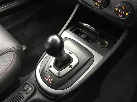 カタログ画像：アルファ１４７ （ALFA 147） ２．０ ツインスパーク セレスピード スポルティーバⅡ 2008年2月 ABA-937AB 2000cc ジュリエッタレッド（ソリッドカラー） 燃費9.9km / l 内装