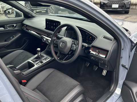 カタログ画像：シビック （CIVIC） タイプＲ レーシングブラックパッケージ 2025年9月 6BA-FL5 2000cc 燃費12.5km / l フロント