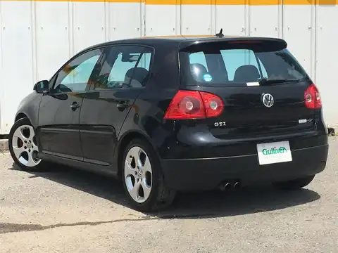 カタログ画像：ゴルフ （GOLF） ＧＴＩ 2005年9月 GH-1KAXX 2000cc ブラックマジックパールエフェクト 燃費12.6km / l バック