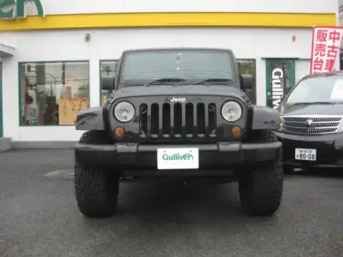 カタログ画像：ジープ・ラングラーアンリミテッド （JEEP WRANGLER UNLIMITED） サハラ 2011年2月 ABA-JK38L 3800cc ブラッククリアコート 燃費6.9km / l フロント