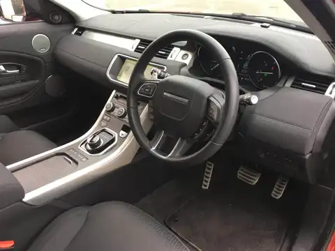 カタログ画像：レンジローバーイヴォーク （RANGE ROVER EVOQUE） ＳＥ 2017年11月 LDA-LV2NB 2000cc フィレンツェ・レッド 燃費13.4km / l 内装