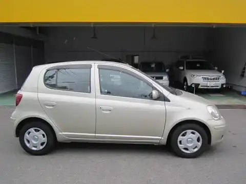 カタログ画像：ヴィッツ （VITZ） Ｕ Ｄパッケージ 2002年8月 UA-NCP10 1300cc 燃費18.0km / l 外装