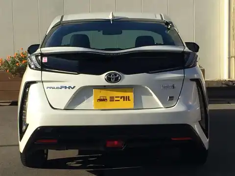 カタログ画像：プリウスＰＨＶ （PRIUS PHV） Ｓ ＧＲスポーツ 2017年9月 DLA-ZVW52 1800cc ホワイトパールクリスタルシャイン バック