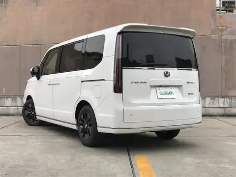 カタログ画像：ステップワゴン （STEPWAGON） ｅ：ＨＥＶエアー 2022年5月 6AA-RP8 2000cc プラチナホワイト・パール 燃費20.0km / l 外装