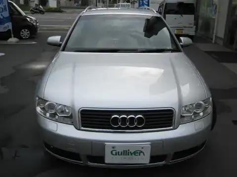 カタログ画像：Ａ４アバント （A4 AVANT） ２．０Ｓライン 2004年2月 GH-8EALT 2000cc シルバーレイクメタリック 燃費10.8km / l フロント