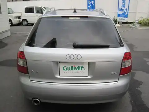 カタログ画像：Ａ４アバント （A4 AVANT） ２．０Ｓライン 2004年2月 GH-8EALT 2000cc シルバーレイクメタリック 燃費10.8km / l バック