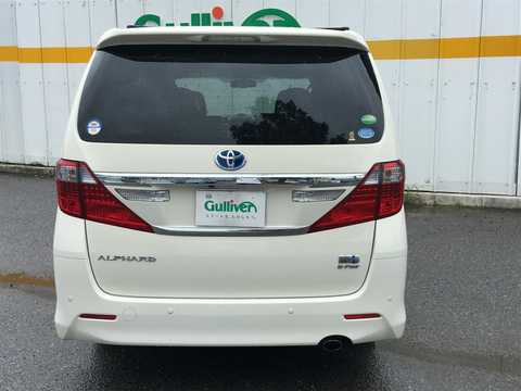 カタログ画像：アルファードハイブリッド （ALPHARD HYBRID） ハイブリッドＳＲ サイドリフトアップシート装着車 2014年4月 DAA-ATH20W 2400cc ゴールドパールクリスタルシャイン 燃費16.2km / l バック