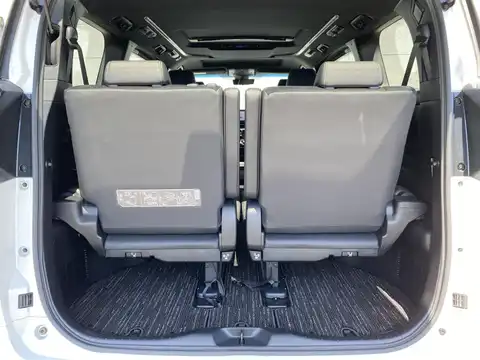 カタログ画像：ヴェルファイア （VELLFIRE） ２．５ ゴールデンアイズⅢ 2022年5月 3BA-AGH30W 2500cc ホワイトパールクリスタルシャイン 燃費10.6km / l 内装