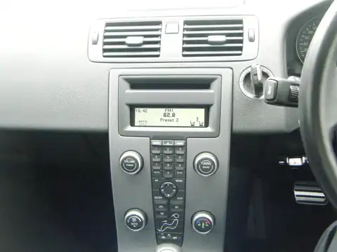 カタログ画像：Ｓ４０ （S40） ２．０ｅアクティブ 2009年7月 CBA-MB4204S 2000cc エレクトリックシルバーメタリックorシルバーメタリック 燃費10.6km / l 内装