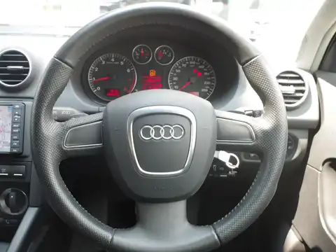 カタログ画像：Ａ３ （A3） スポーツバック１．８ＴＦＳＩ 2008年9月 ABA-8PCDA 1800cc ブリリアントレッド 燃費14.2km / l 内装