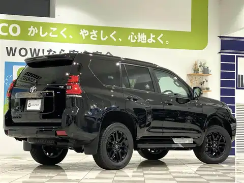 カタログ画像：ランドクルーザープラド （LAND CRUISER PRADO） ＴＸ Ｌパッケージ・ブラックエディション 2020年8月 3BA-TRJ150W 2700cc ブラックorアティチュードブラックマイカ 燃費8.3km / l バック