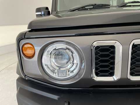 カタログ画像：ジムニー （JIMNY） ＸＧ 2025年11月 3BA-JB64W 660cc 燃費14.3km / l メイン