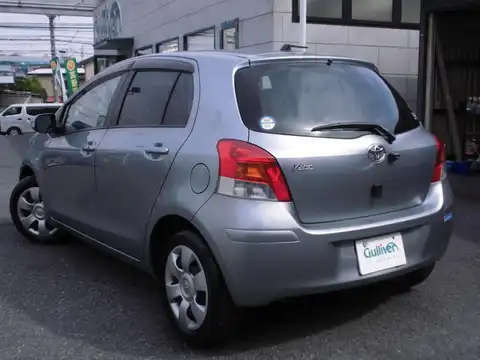 カタログ画像：ヴィッツ （VITZ） Ｕ 2007年8月 DBA-SCP90 1300cc シルバーマイカメタリックorミディアムシルバーメタリック 燃費19.6km / l バック