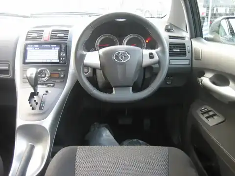 カタログ画像：オーリス （AURIS） １５０Ｘ Ｍプラチナセレクション 2011年10月 DBA-NZE151H 1500cc グレーメタリック 燃費20.0km / l 内装