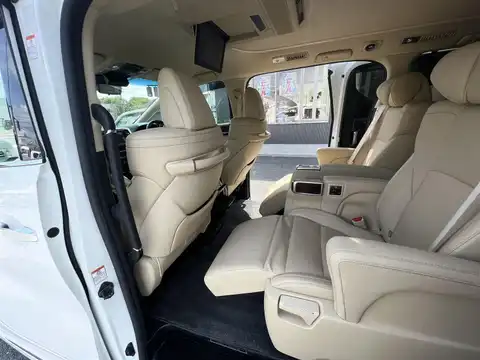 カタログ画像：ヴェルファイア （VELLFIRE） ２．５Ｖ サイドリフトアップチルトシート装着車 2018年1月 DBA-AGH30W 2500cc ホワイトパールクリスタルシャイン 燃費11.4km / l 内装