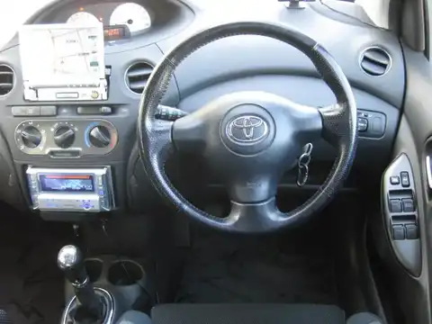 カタログ画像：ヴィッツ （VITZ） ＲＳ Ｖパッケージ 2004年2月 CBA-NCP13 1500cc グレーメタリック 燃費15.2km / l 内装