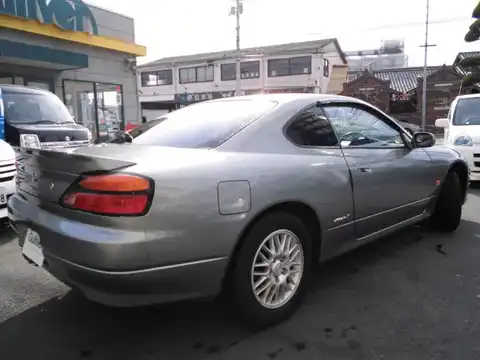 カタログ画像：シルビア （SILVIA） スペックＳ Ｖパッケージ 2002年1月 GF-S15 2000cc スパークリングシルバー（Ｍ） 燃費12.0km / l バック