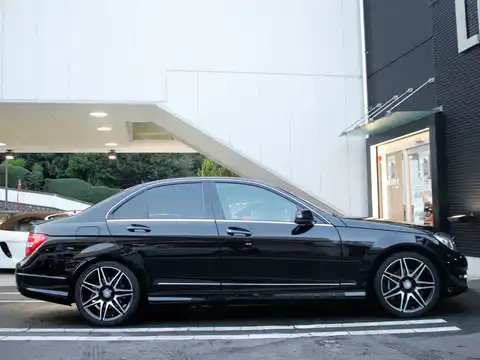 カタログ画像：Ｃクラス （C-CLASS） Ｃ２００アバンギャルド 2013年8月 DBA-204048 1800cc マグネタイトブラック（Ｍ）orオブシディアンブラック（Ｍ） 燃費13.6km / l 外装