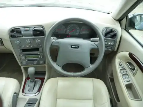 カタログ画像：Ｓ４０ （S40） ノルディックスペシャル 2001年10月 GF-4B4204 2000cc ダークブルー 燃費9.0km / l 内装