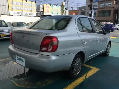 カタログ画像：プラッツ （PLATZ） １．０Ｆ プレミアムバージョン 2000年12月 TA-SCP11 1000cc シルバーメタリック 燃費19.6km / l 外装