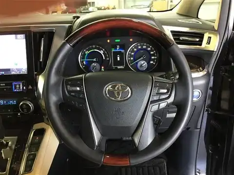 カタログ画像：ヴェルファイアハイブリッド （VELLFIRE HYBRID） ハイブリッドＶ Ｌエディション 2015年1月 DAA-AYH30W 2500cc バーニングブラッククリスタルシャインガラスフレーク 燃費18.4km / l 内装