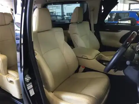 カタログ画像：ヴェルファイアハイブリッド （VELLFIRE HYBRID） ハイブリッドＶ Ｌエディション 2015年1月 DAA-AYH30W 2500cc バーニングブラッククリスタルシャインガラスフレーク 燃費18.4km / l 内装