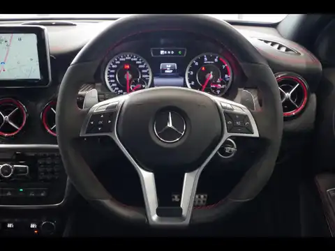 カタログ画像：Ａクラス （A-CLASS） Ａ４５ ＡＭＧ ４マチック エディション １ 2013年7月 CBA-176052 2000cc カルサイトホワイト 内装