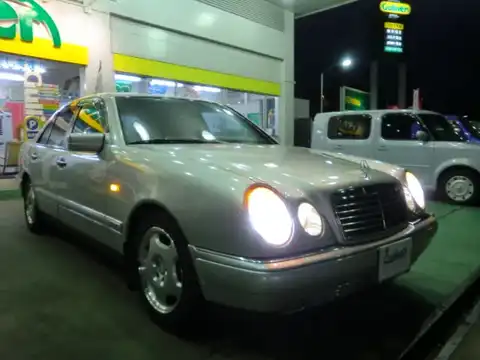 カタログ画像：Ｅクラス （E-CLASS） Ｅ４００ アバンギャルド 1996年10月 E-210072 4200cc 燃費7.8km / l メイン（その他）