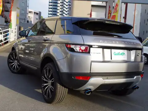 カタログ画像：レンジローバーイヴォーク （RANGE ROVER EVOQUE） ピュア 2015年4月 CBA-LV2A 2000cc インダス・シルバー 燃費10.6km / l バック